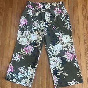 New York & Company Multicolor Floral Pants